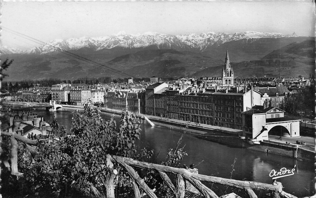 Grenoble - Widok ogólny i łańcuch Alp