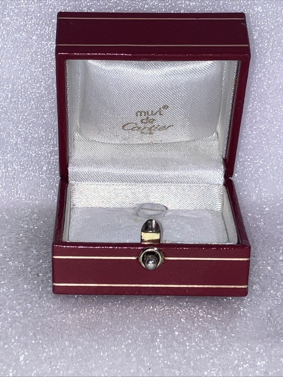 Must De Cartier 4205 Red Leather Trinity Ring Presentation