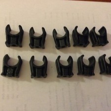 15 mm Talon Snap In offene Rohrschelle schwarz - 10er Pack (E)