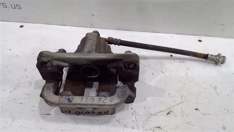 PINZA DE FRENO DE DISCO TRASERA IZQUIERDA NISSAN ROGUE SPORT 2017-2021 44011-3NK0A Foto 3 de 4