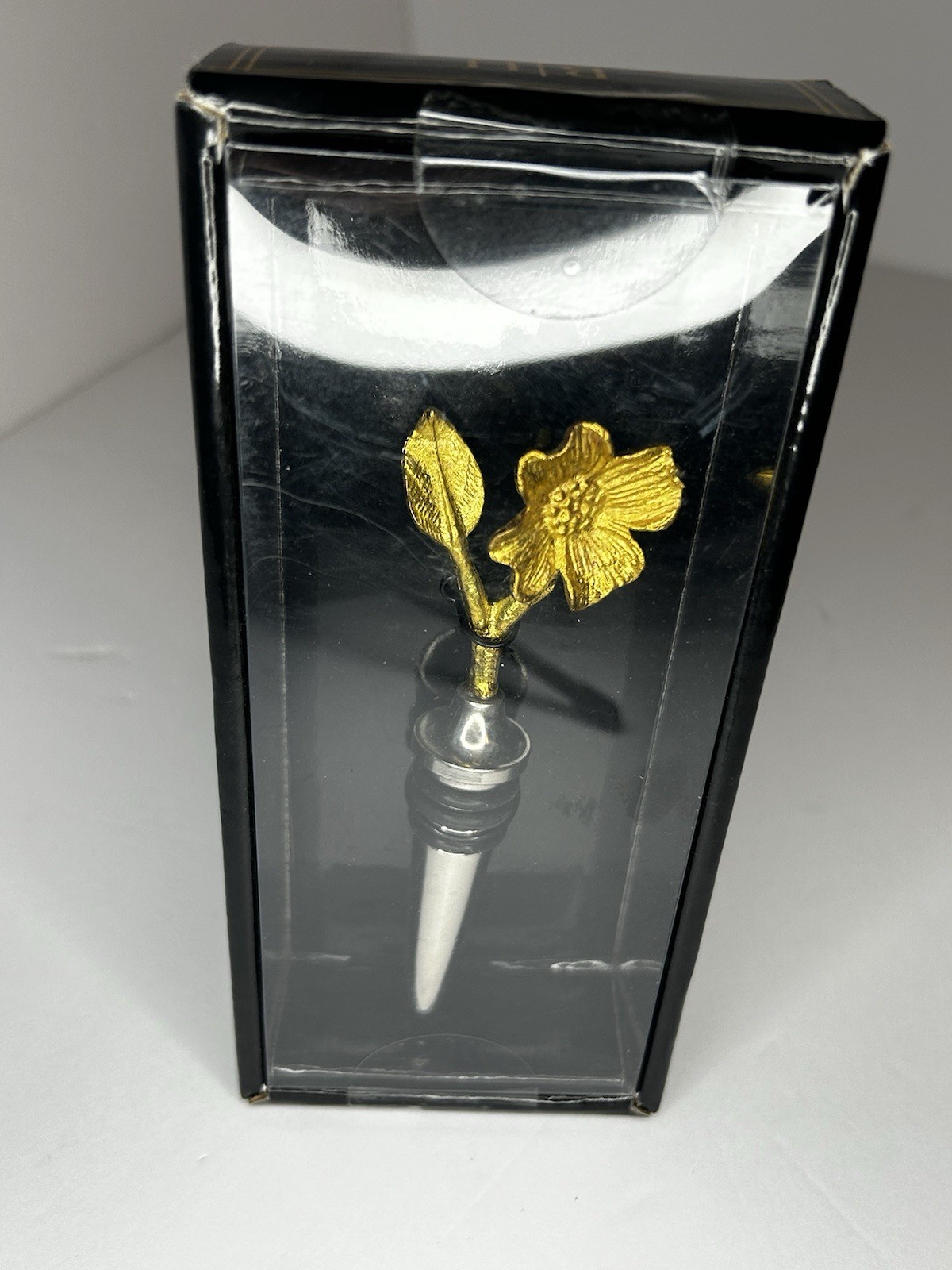Beekman Home dogwood flower wine stopper Gold Tone New In Box