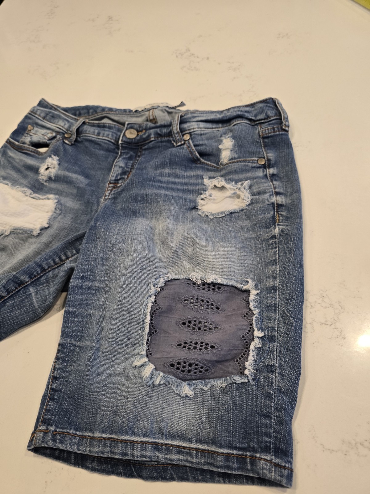 Torrid High Rise Distressed Patchwork Bermuda Blu… - image 7