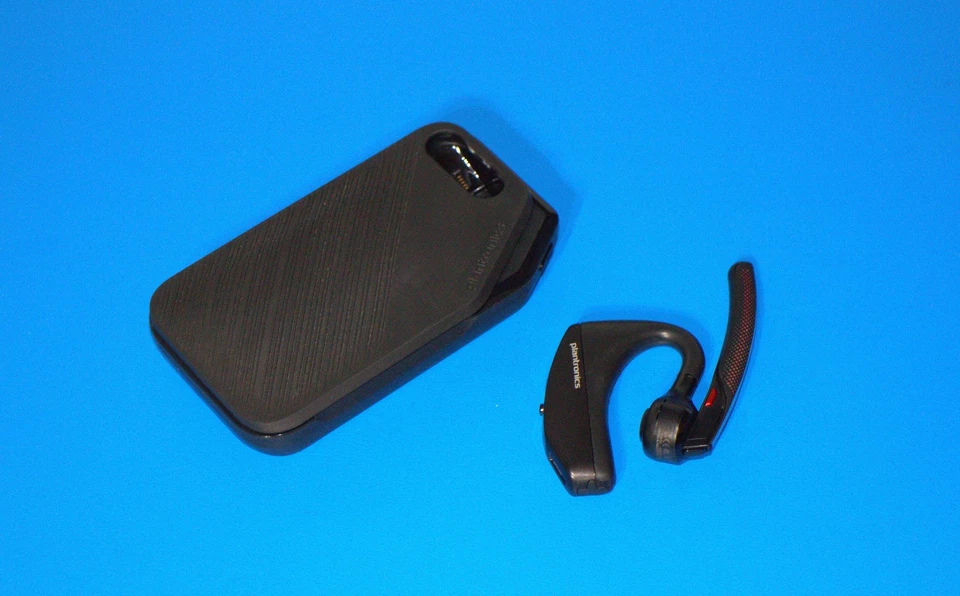 Poly Plantronics Voyager 5200 UC Bluetooth Headset, inkl. Ladecase - Bild 2 von 3