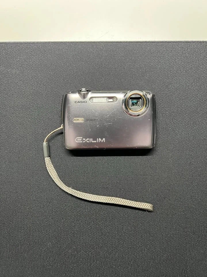 Casio Exilim EX-FS10 High Speed Digicam - Vintage Y2K Digital Camera