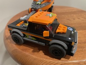 60085 LEGO  CITY: 4x4 with Powerboat Complete Retired
