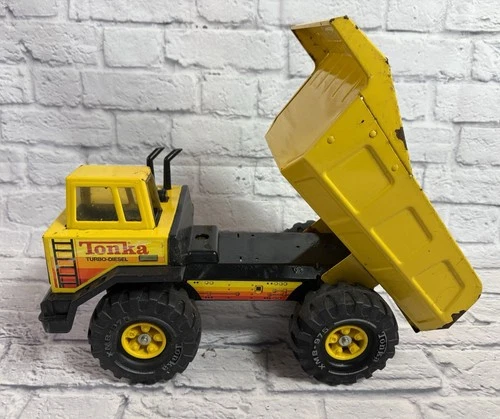 Vintage TONKA TURBO-DIESEL DUMP TRUCK XMB-975 PRESSED STEEL TOY