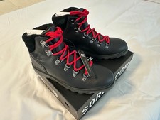 New NIB - SOREL Youth Madison Hiker Boot, Black leather - Size 5