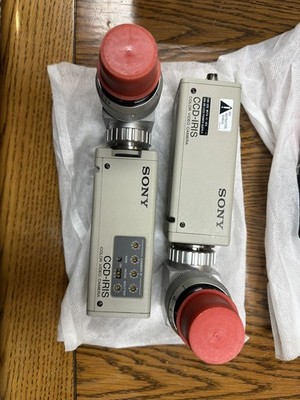 2 Carl Zeiss f 74 T* Beam Splitter w/ Sony CCD-IRIS color video camera. 