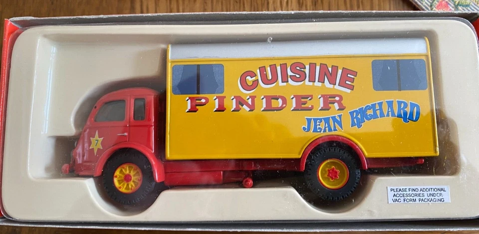 CORGI PINDER RENAULT fourgon cuisine - Photo 3/4