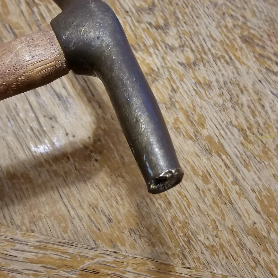 Vintage G.W. Martelo de apoio de cabeça de latão com cabo de madeira 6 polegadas X 9 polegadas - Imagem 4 de 4