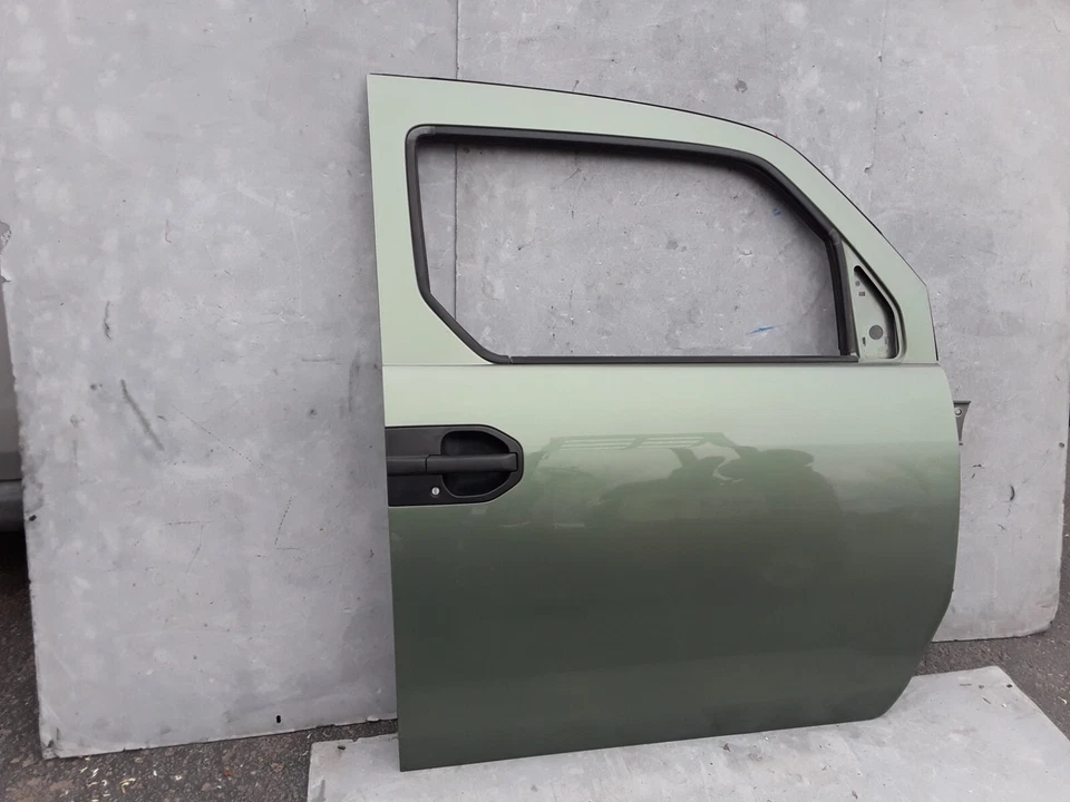 2003-2005 Honda Element Front Right Passenger Door Shell Green OEM NO SHIPPING - Image 2 of 4