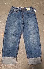 Universal Thread Women's Size 8 Mid Rise 90's Baggy Cuffed Jeans 420-14
