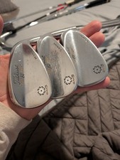 Right handed Titleist sm5 tour chrome wedge set.50,54,58.vokey.