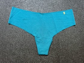 Lot 5 Victoria&rsquo;s Secret sz M No-Show Thong String Panty Bundle Pack