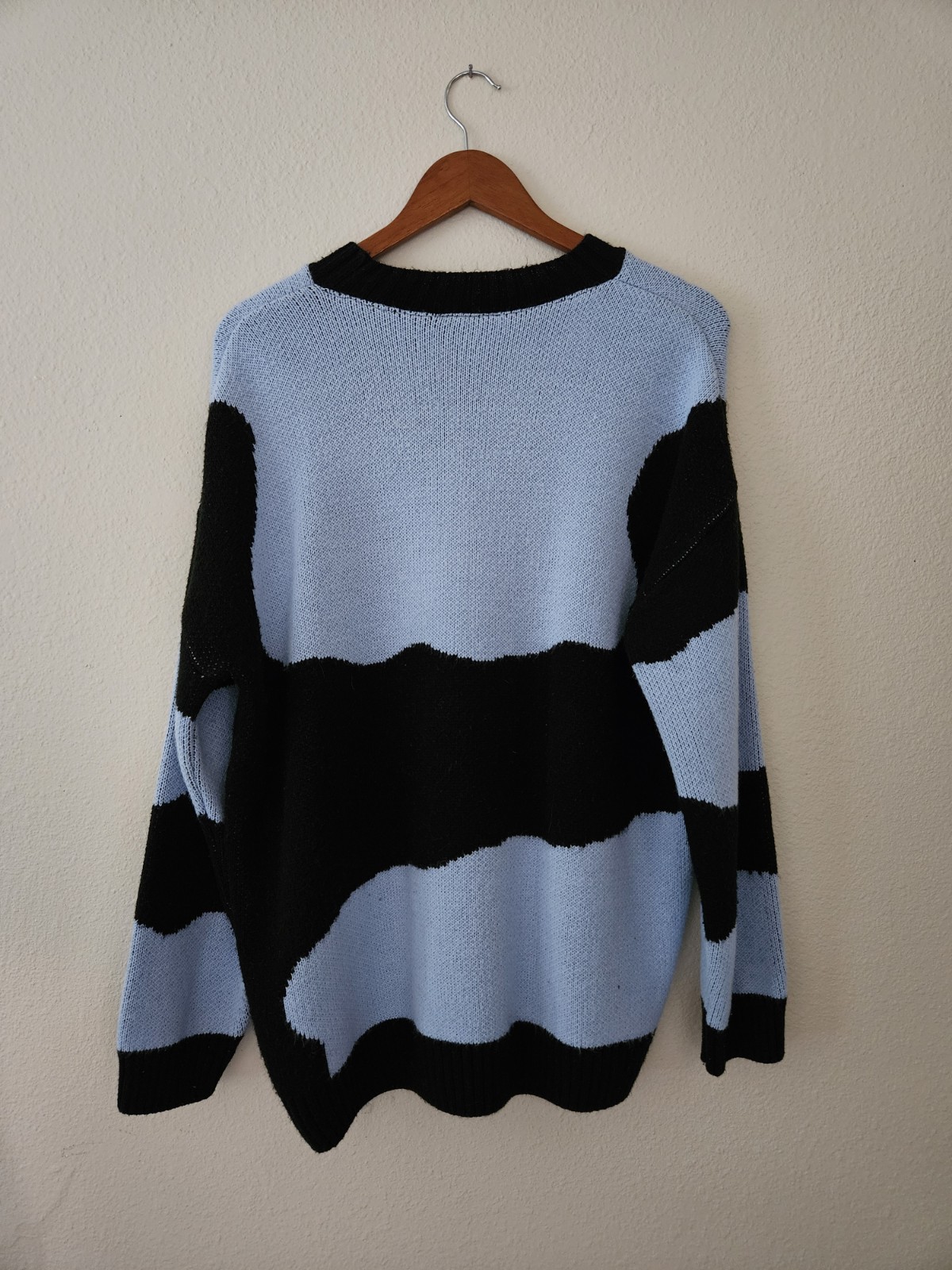 Collusion Wave Pattern Black & Blue Colorblock Kn… - image 3