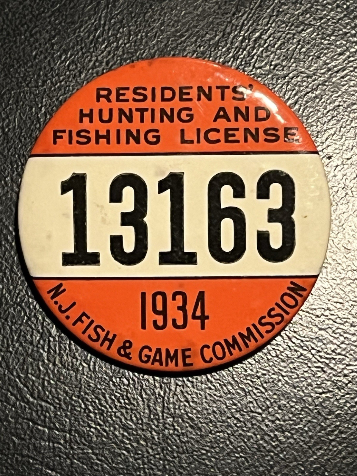 1934 NEW JERSEY FISH & GAME COMMISSION RESIDENTS' HUNTING & FISHING LICENSE PIN