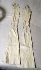 Vintage Soft White Leather Opera Length 22 in Dress Gloves Size 6.5 RA418