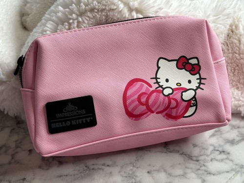 NWOT Hello Kitty Impressions Pink Cosmetic Bag 9" x 5" x 2.75" - Picture 2 of 13
