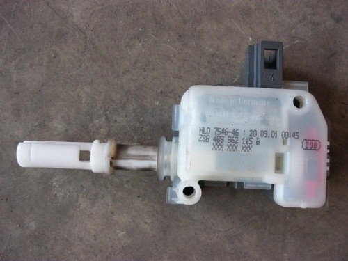 Stellmotor Heckklappe ZV Audi A4 B6 8E A6 4B VW Passat 3BG 4B9962115B
