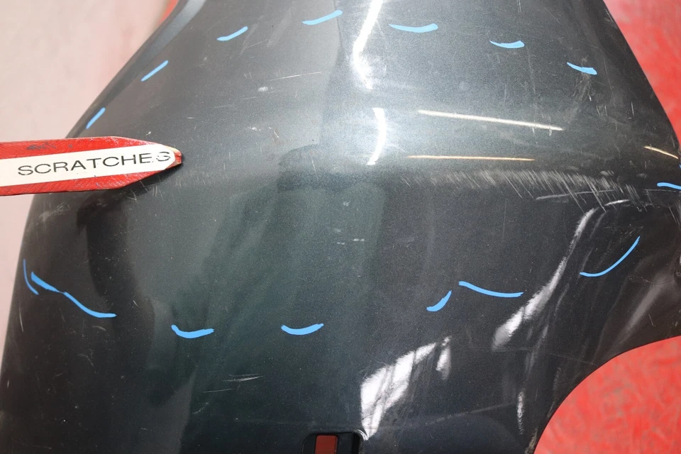 2008 2013 CADILLAC CTS SEDAN REAR BUMPER COVER WITH SENSOR HOLES Foto 4 de 4