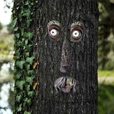 Old Man Face Tree Hugger Decor Statues Bark Ghost Facial Decorations for Yard