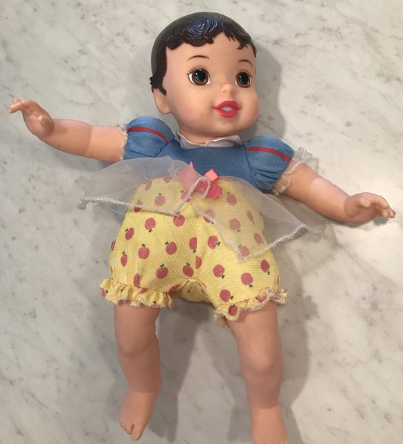 disney princess deluxe baby snow white doll