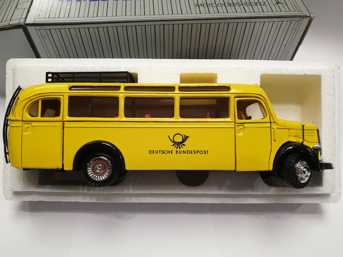 洋書 MERCEDES BENZ LASTWAGEN und OMNIBUSSE Mercedes-Benz