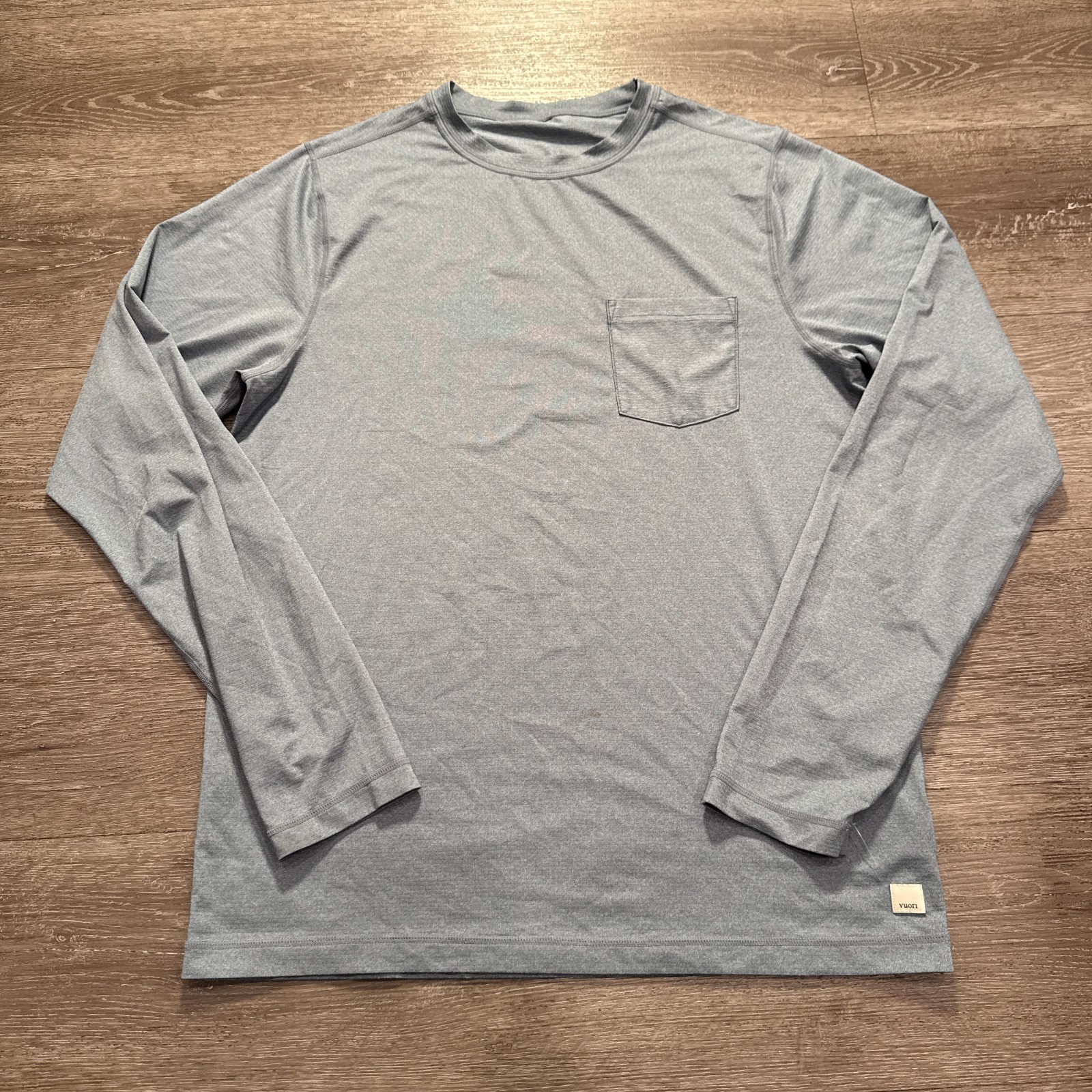 Vuori Shirt Mens Medium Ponto Performance Crew Long Sleeve  Pocket Gym #V177