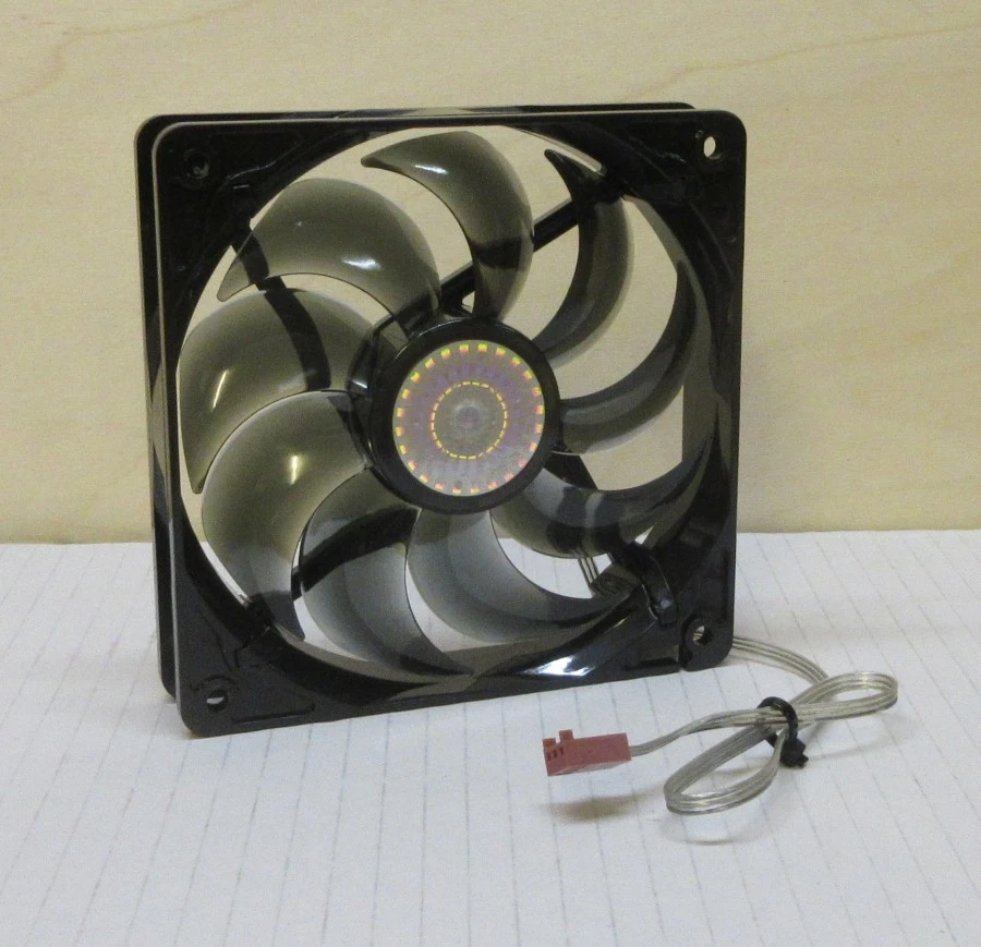 Blaue  LED: Gehäuselüfter 120 mm,  SICKLE FLOW 120 - NEU / OVP - Bild 2 von 4