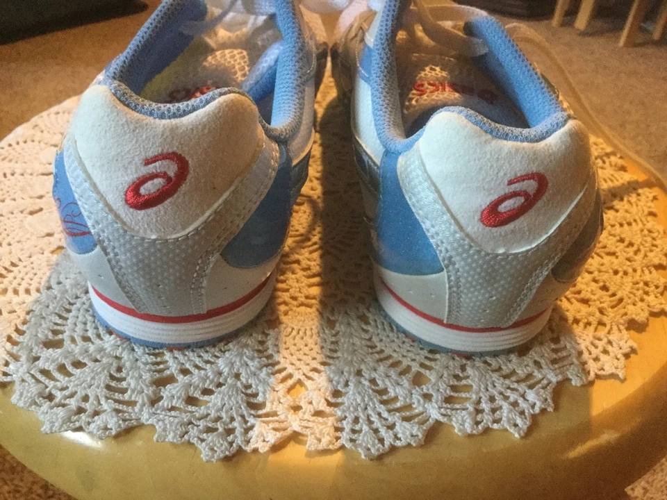 Botines Aasics Hyper-RocketGirl usados para mujer talla 8. Blanco, azul Perú, cereza Foto 3 de 4