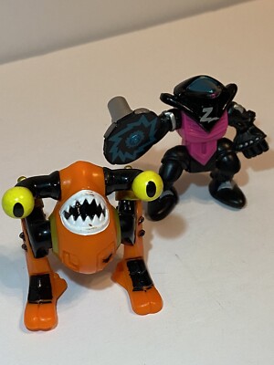 Micro Machines Z-Bots 1993 Set of 2 Buzzsaw Jawbreaker Burger King Pvc Galoob