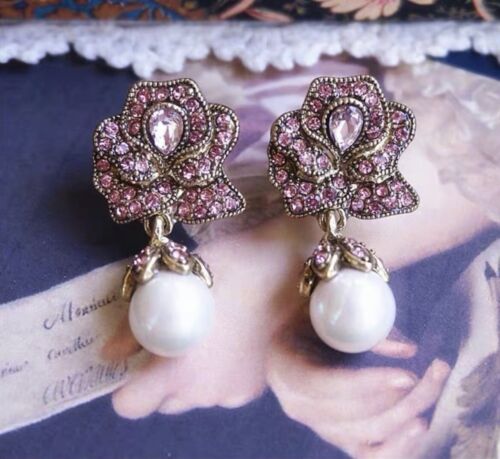 Heidi Daus Crystals Pave Flower Pearl Drop Earrings OMEGA Pink - Afbeelding 1 van 4