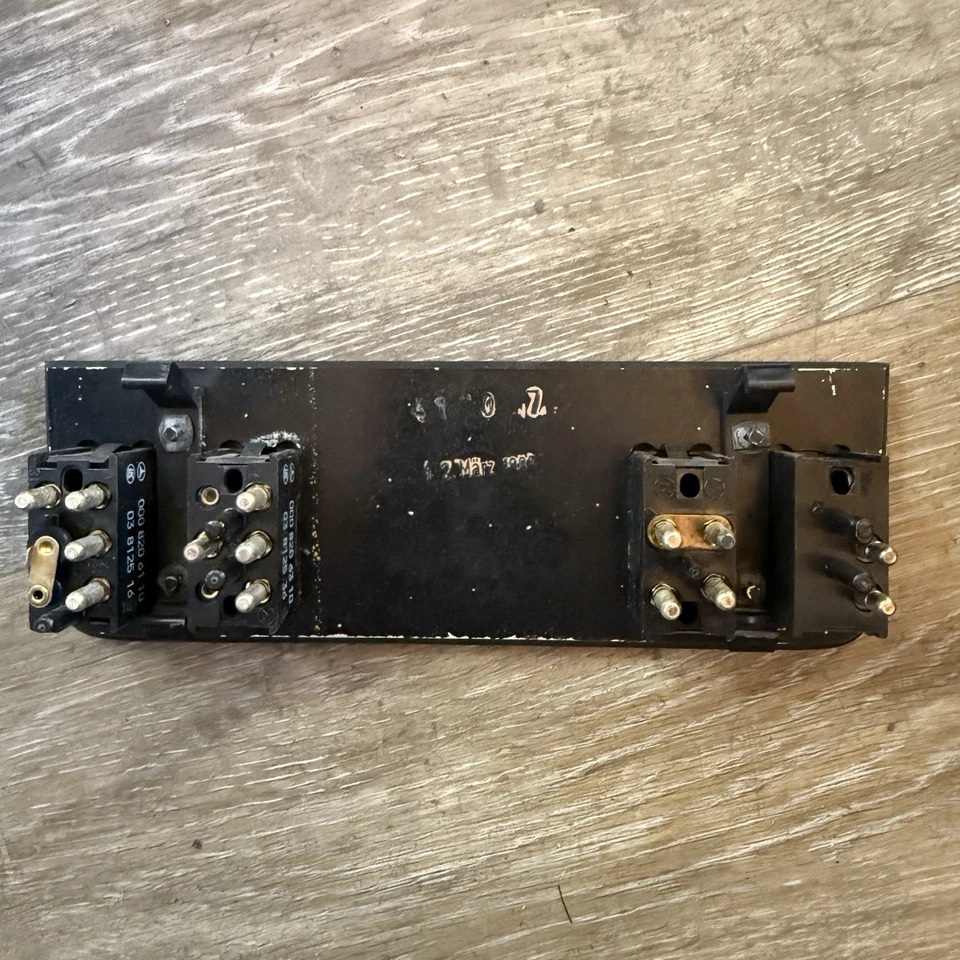 Painel interruptor painel grão de madeira fabricante de equipamento original Mercedes W123 300CD 300TD 280CE 280E - Imagem 3 de 4