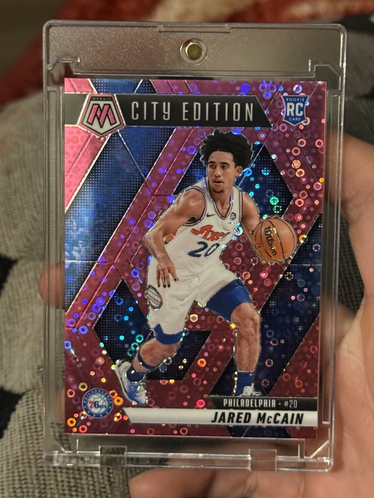 JARED MCCAIN 2024-25 MOSAIC CITY EDITION ROOKIE PINK FAST BREAK RC /20 Q5329