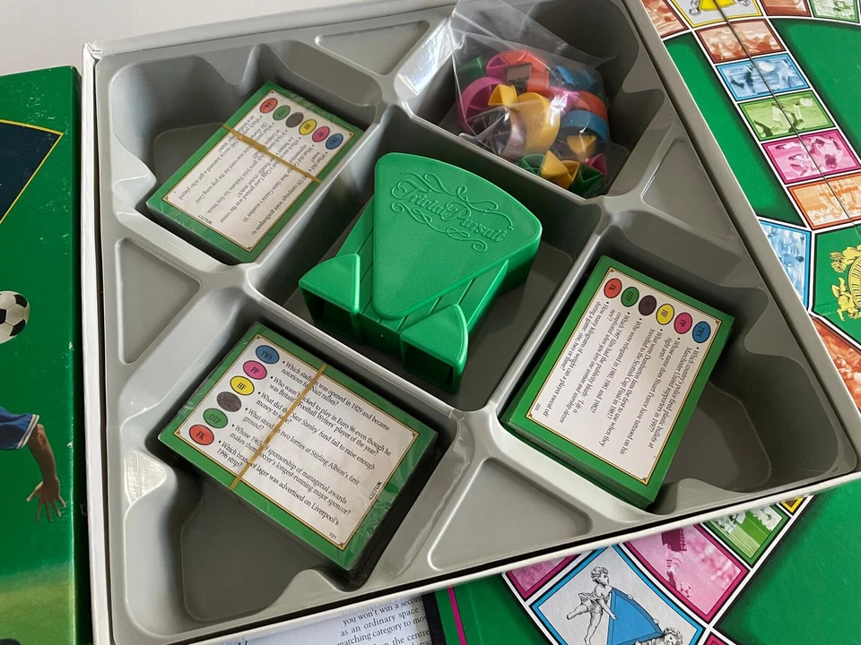 Trivial Pursuit World Cup France 98 Edition Hasbro/Parker 98 Sealed Football - Image 3 of 4