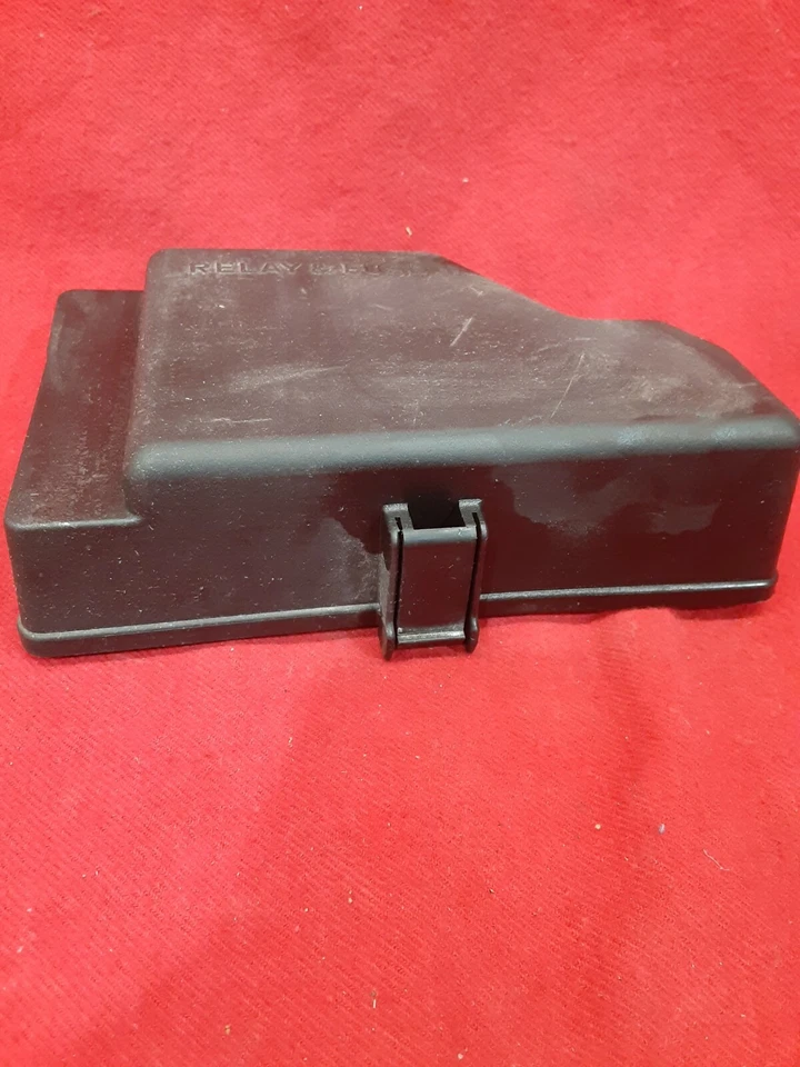 2001 2002 2003 - Toyota Prius - Fuse Box Cover / Lid - Under Hood - image 2 of 4