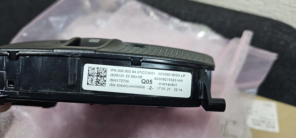 MERCEDES BENZ W205 C205 W253 X253 INTERIOR ROOF LIGHT PANEL BLACK A0009008407 - Image 4 of 4