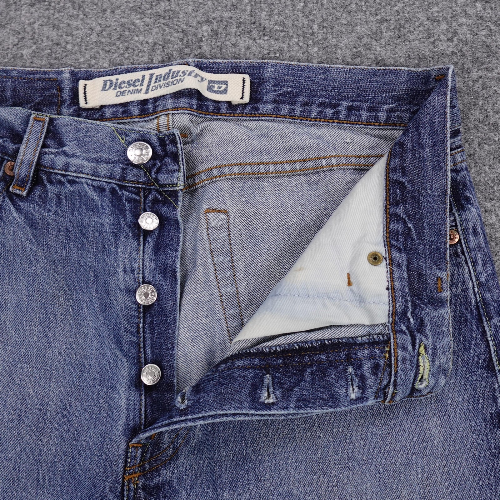 Diesel RR55 Kratt Jeans Mens 32x32 Blue Denim Button Fly Straight Leg Italy thumbnail 11