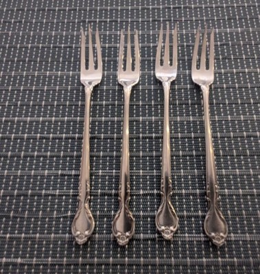 Lyon QUEEN'S FANCY Stainless Flatware 4 Cocktail Forks