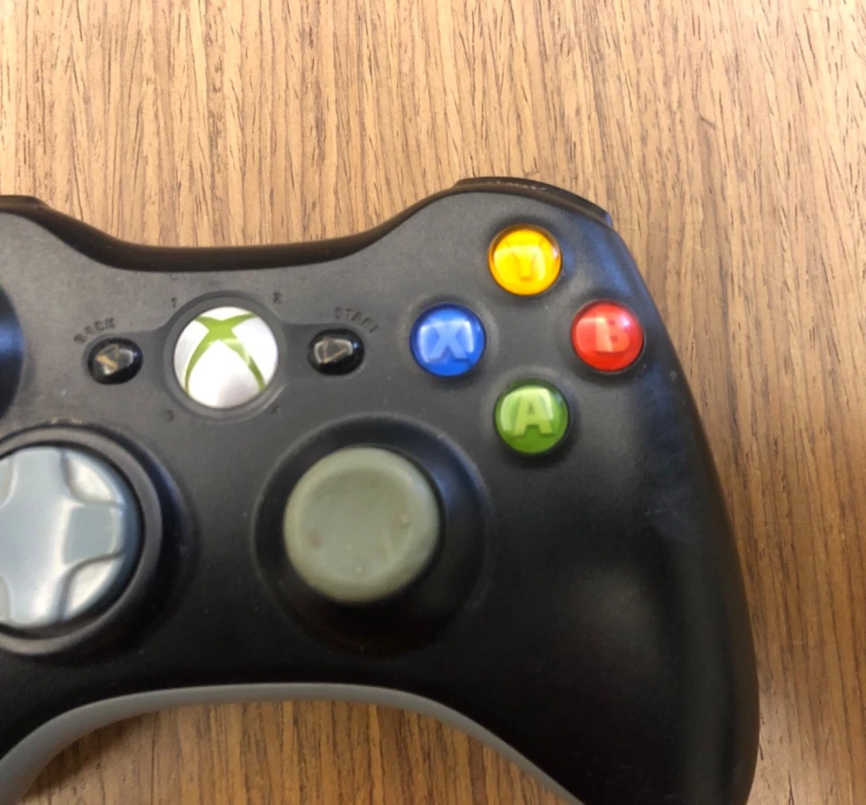 Genuine Xbox 360 Controller w/ Rechargeable Battery no cable - Tested working! - image 3 of 4