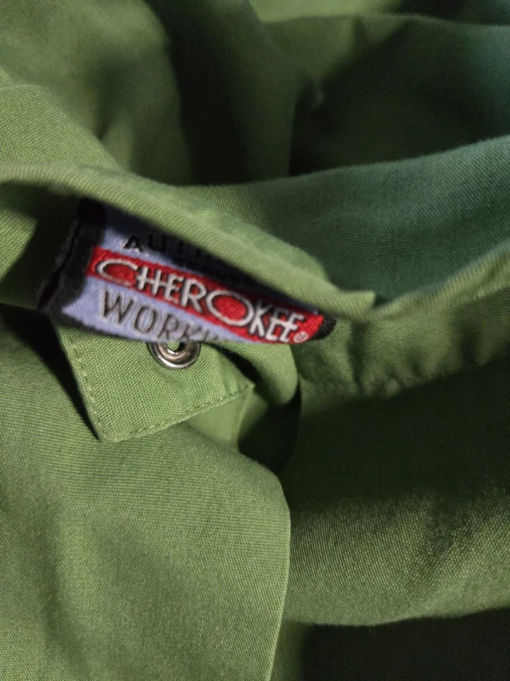 Cherokee scrub jacket Size M-Green Snap Front-Chest 24"/L 27" - Image 3 of 4