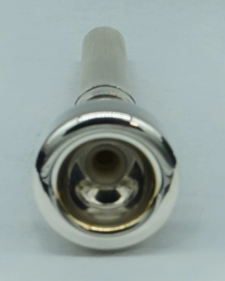 Boquilla Cornet Benge 2-1/2 EXCELENTE JUGADOR EXCELENTE ESTADO Foto 4 de 4