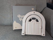 Purrfect Portal Cat Door Meow Manor Open Box Instructions White 8.5x6.5 Opening