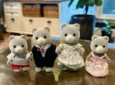 Calico Critters Sylvanian Families Bearbury Bear Family of 4 Gray Bears