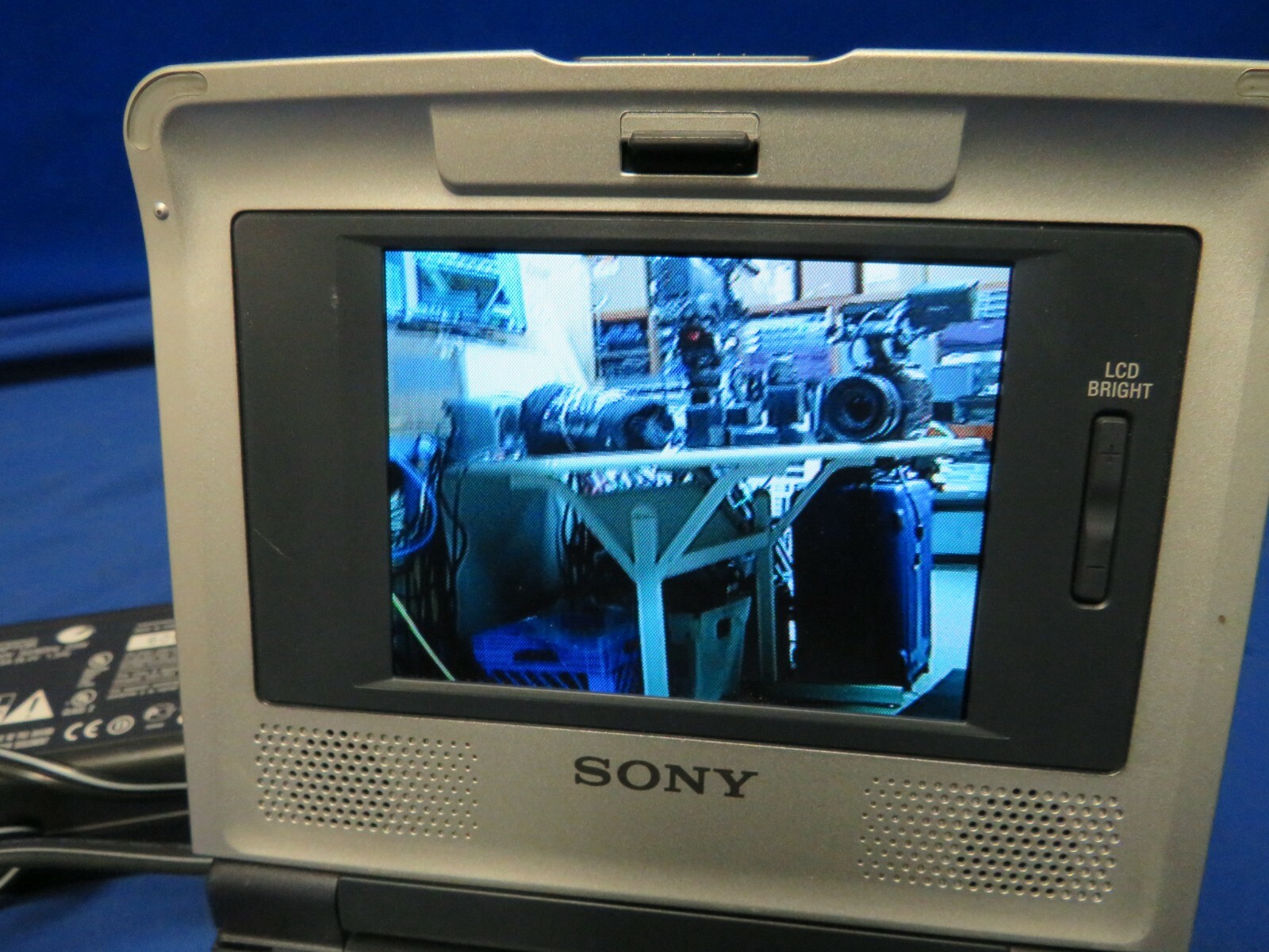 Sony GVD1000 Mini DV Digital Video Cassette Recorder w/ ac adapter