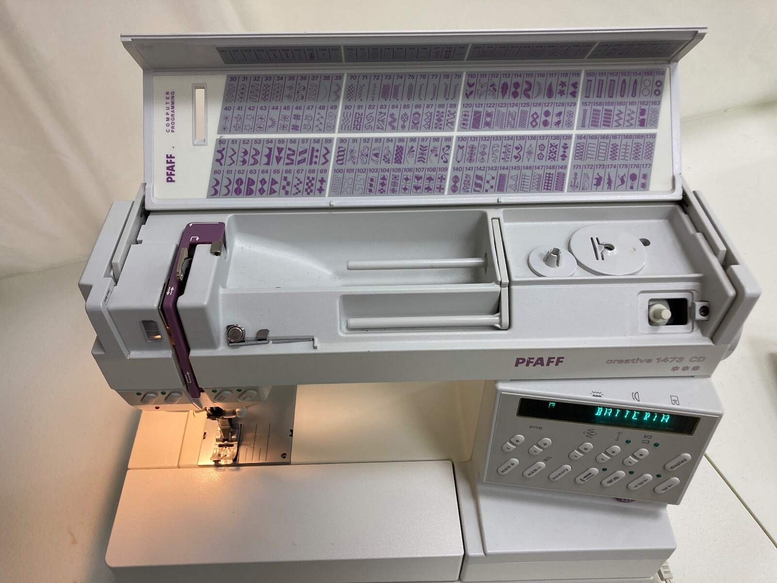 PFAFF Creative 1473 CD Sewing Machine with Creative Designer Attachment