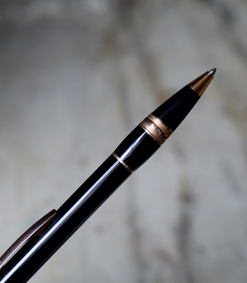 Montblanc Starwalker Black Resin Gold Pink Finish Rollerball Pen-image