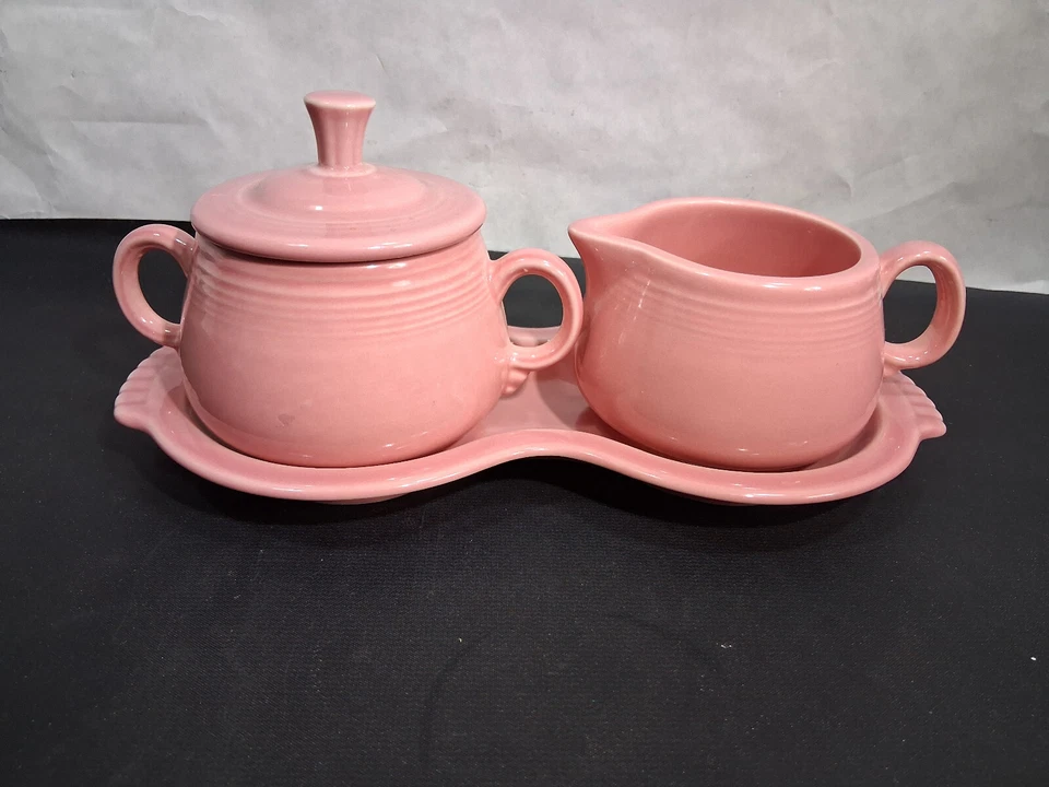 Crema y azucarero Fiestaware con tapa y bandeja rosa fiesta años 50 Foto 2 de 4
