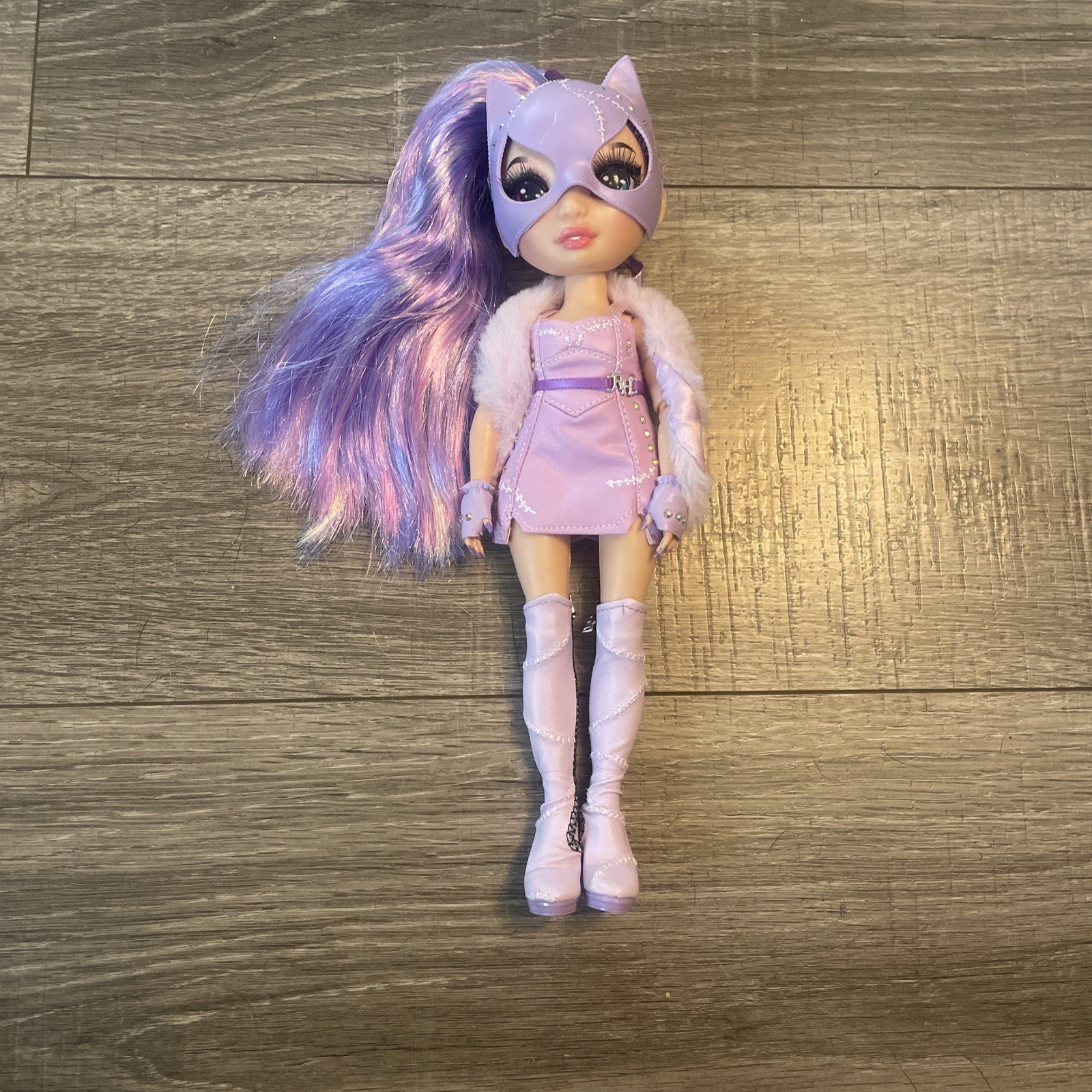 Rainbow High Rainbow Vision Costume Ball Violet Willow Cat Woman Girl Doll