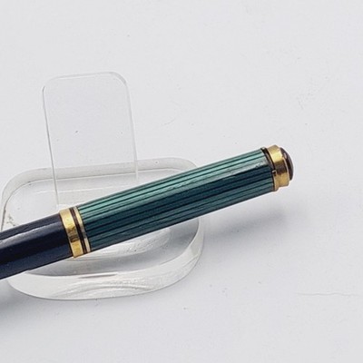 PELIKAN K600 Kugelschreiber Grün schwarz Oberteil mit Mechanik 